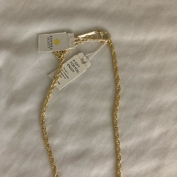 Brand New Kendra Scott Pendant Necklace - Picture 2 of 2